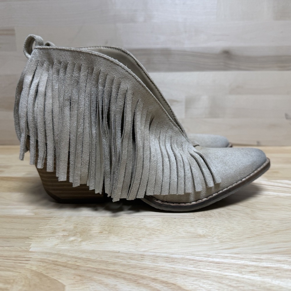 Coconuts by Matisse Lambert Fringed Western Ankle Heel Boots Cream/beige SZ 8.5